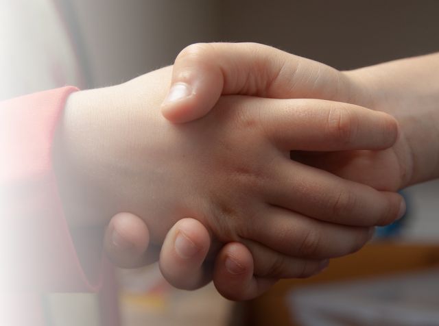Weil der Herr uns seine vergebende Hand gereicht hat, müssen auch wir sie anderen reichen, müssen wir auch uns selbst vergeben.