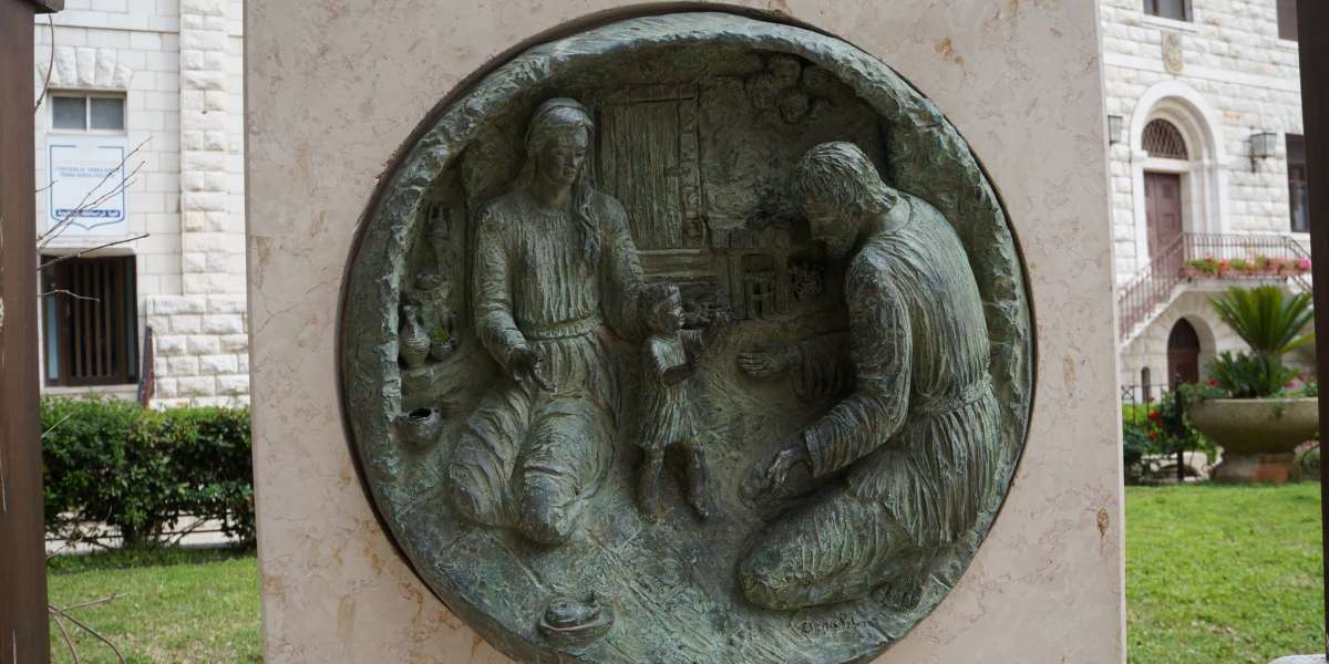 vor der Josefskirche in Nazareth