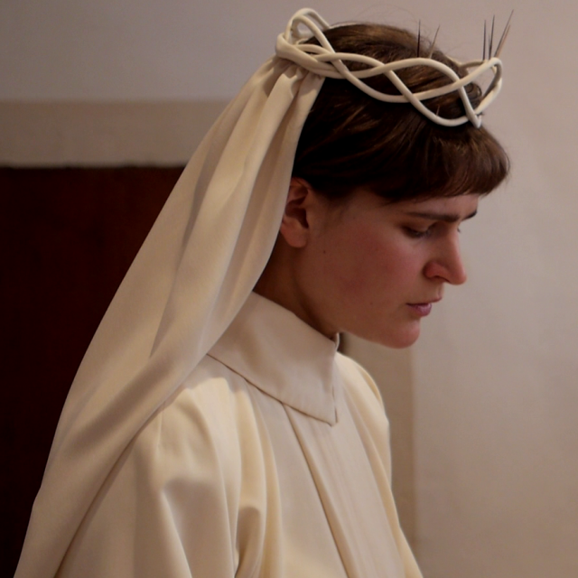 Sr. Daniela im Chormantel