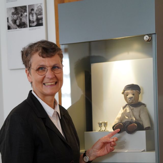 Teddy im Geburtshaus von Papst Benedikt XVI.