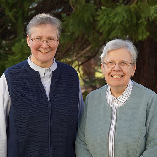 Sr. Marion Schiele (li.), Sr. Margarete Binder (re.)